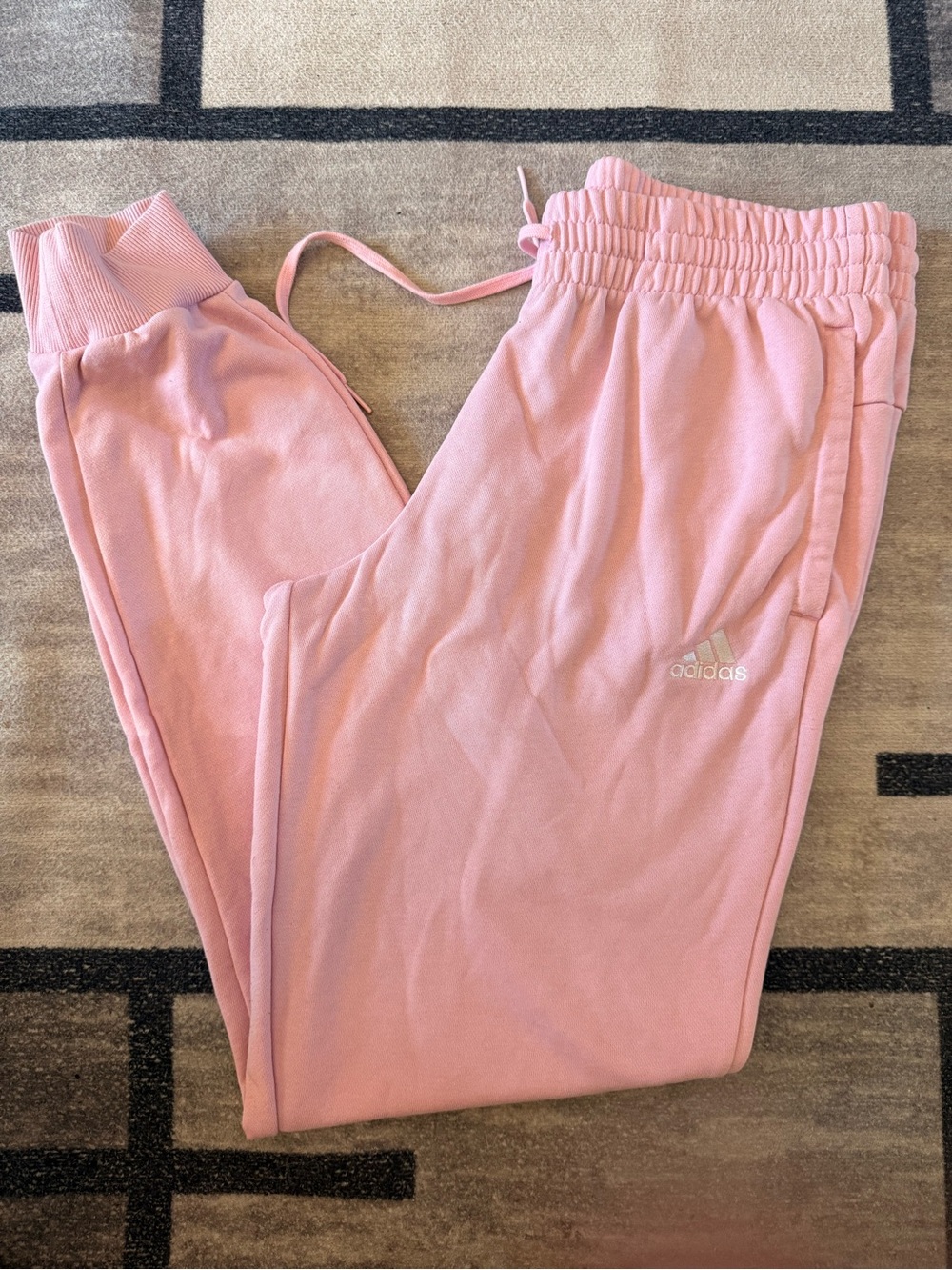 adidas Light Pink Sweatpants/joggers with Drawstring and pockets